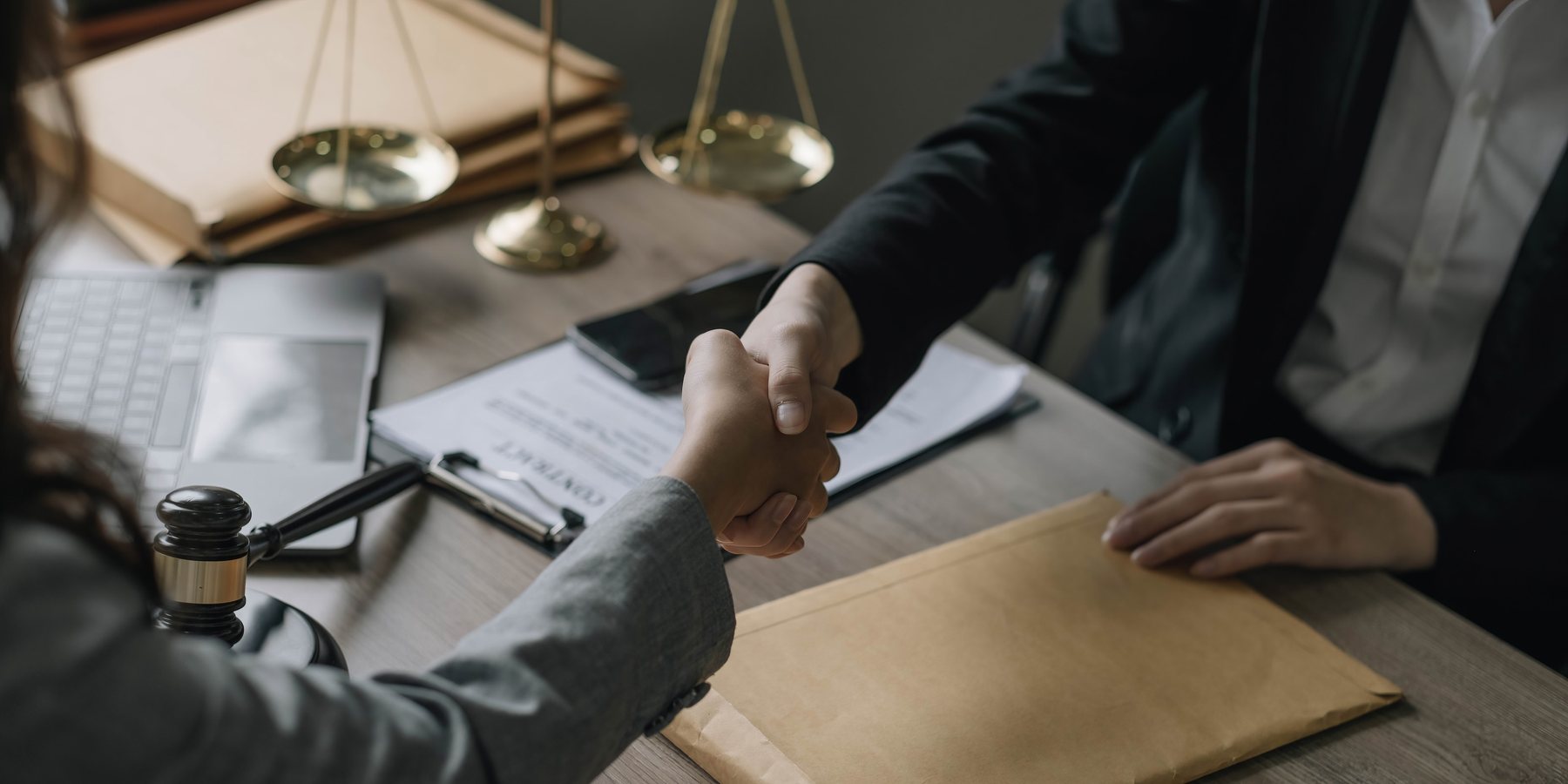 Soporte administrativo y financiero para bufetes jurídicos